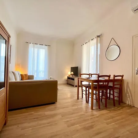 Coquette Plein Centre, Proche * Menton